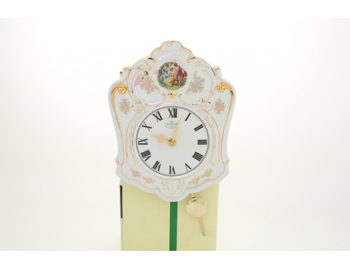 Часы-якубов с маятником 25см Leander Мадонна перламутр, декор 0676