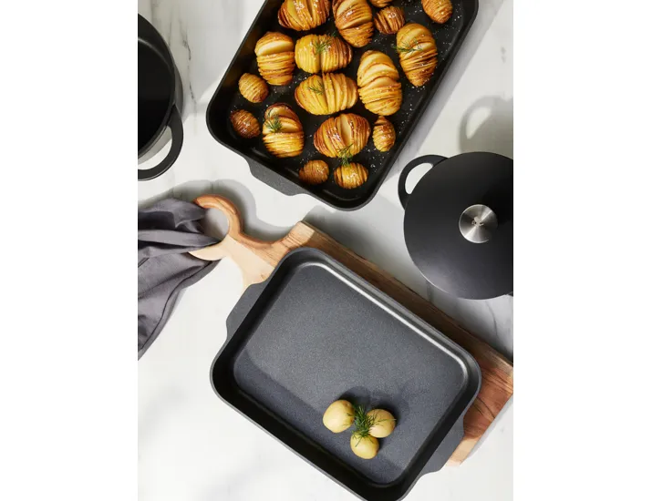 Форма для запекания 38x28.5x5.5 см чёрная с покрытием Maxwell & Williams Agile