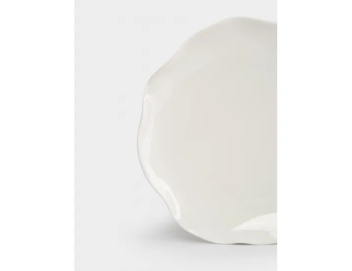 Тарелка закусочная 20 см белая Волнистый край Anna Lafarg White ocean