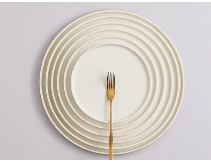 Тарелка с вертикальным бортом 18см Porland Anillo